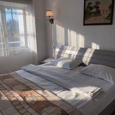 Tourist Hotel Shymkent Bagian luar foto