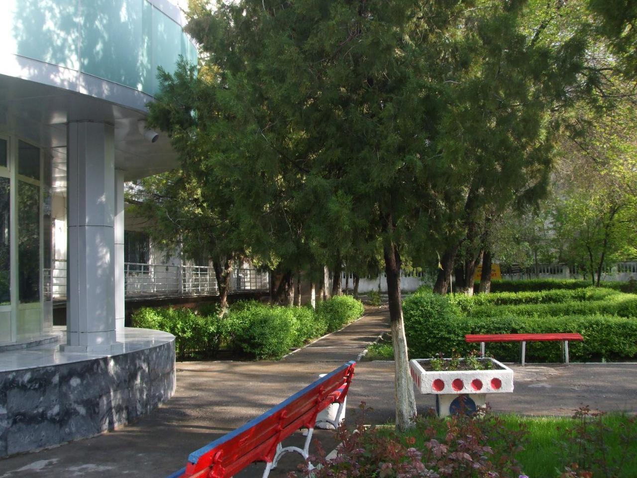 Tourist Hotel Shymkent Bagian luar foto