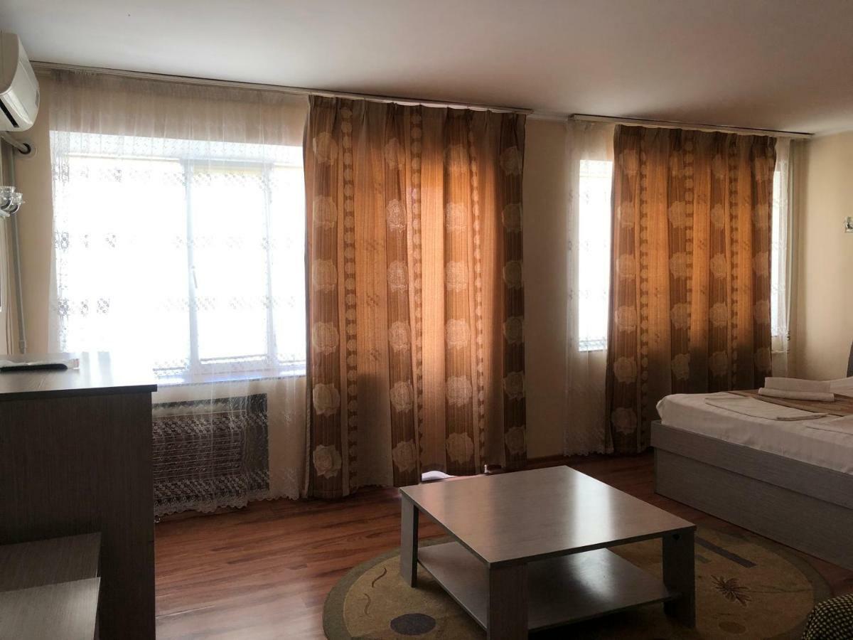 Tourist Hotel Shymkent Bagian luar foto