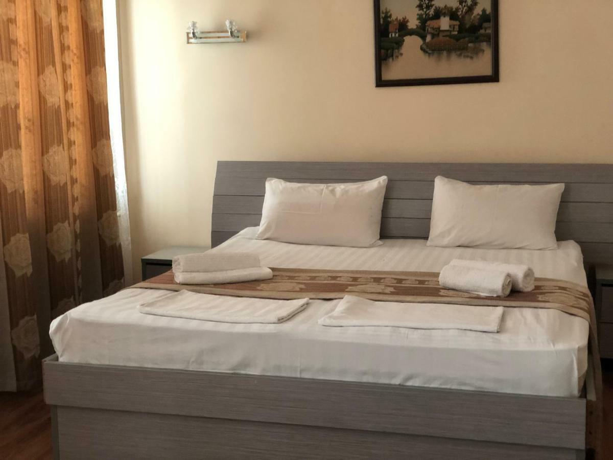 Tourist Hotel Shymkent Bagian luar foto