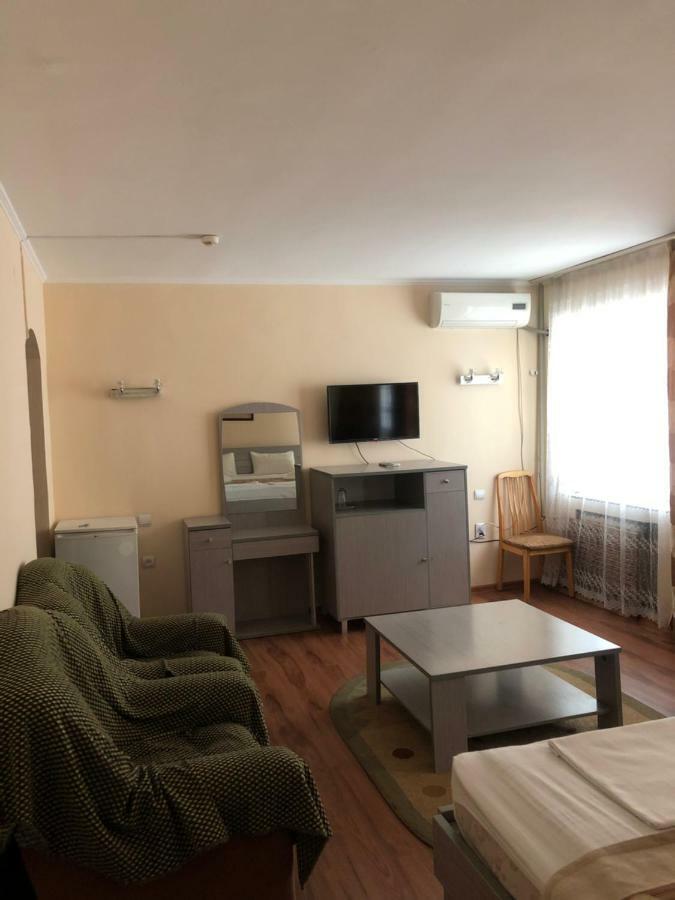 Tourist Hotel Shymkent Bagian luar foto