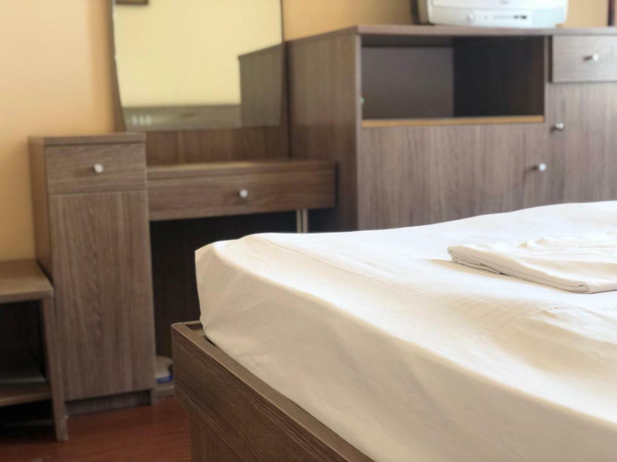 Tourist Hotel Shymkent Bagian luar foto