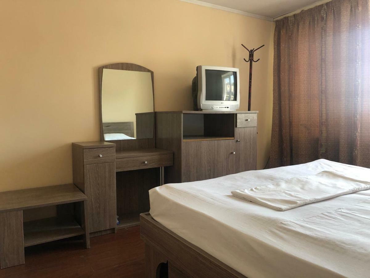 Tourist Hotel Shymkent Bagian luar foto